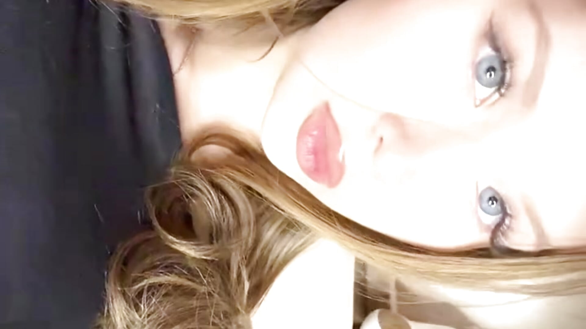 lipsing - vídeo de la modelo de cam EmmaJonse