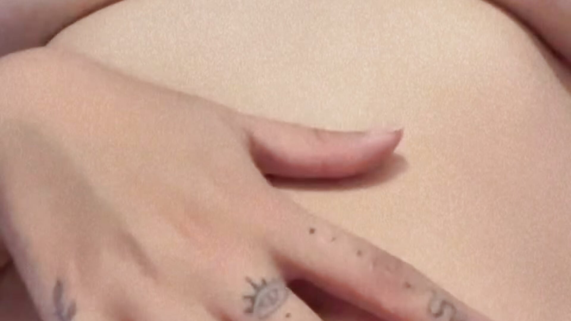 Pussy 🤪💦 - video by Enola_Holmes_ cam model