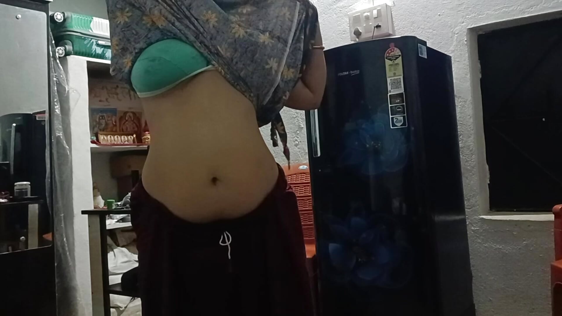 1000005817 - video by DesiCouple9938 cam model