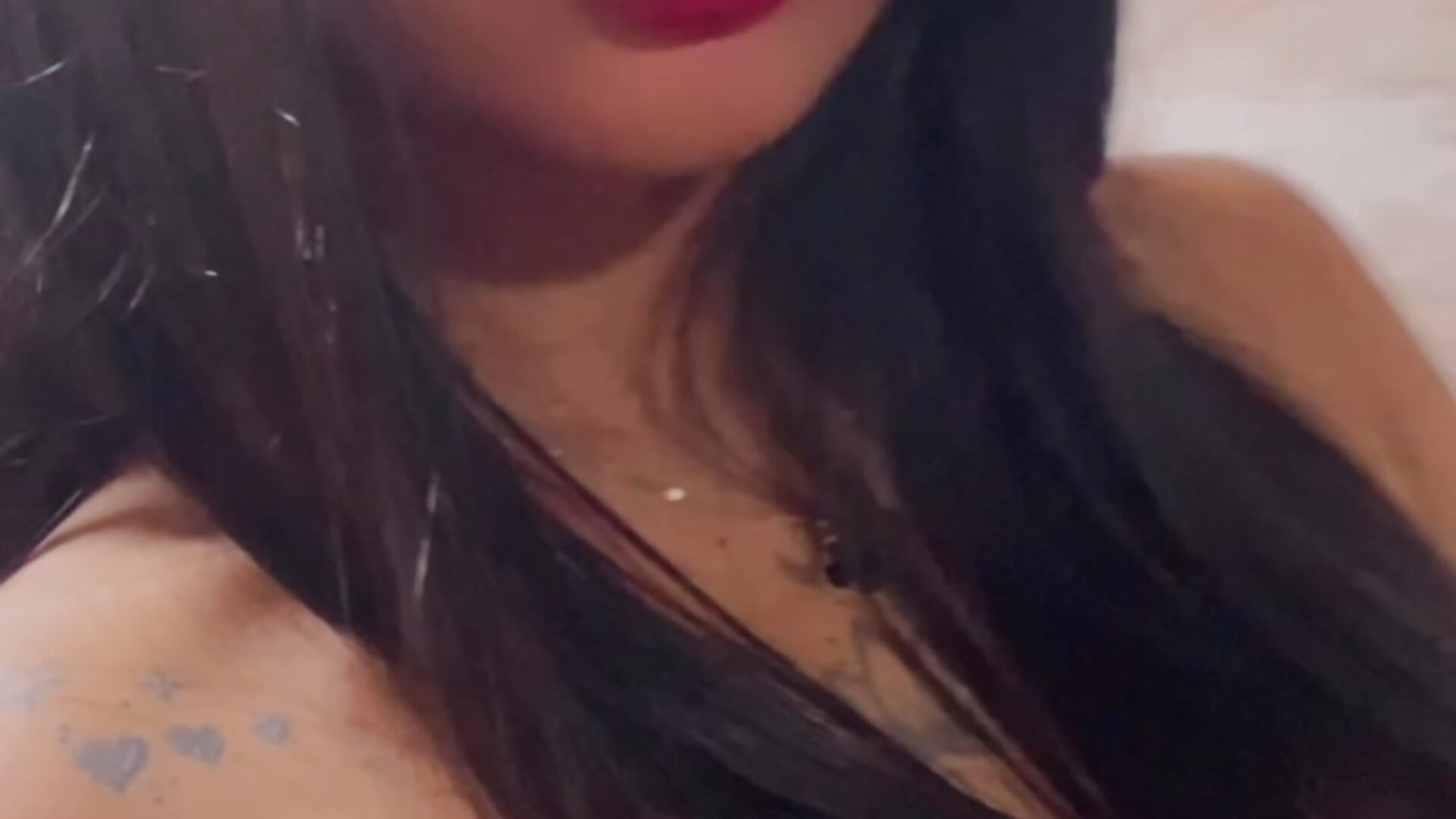 27AB3BB4-7C9B-4B85-A6FE-416F6581614A - video lizmy kameramallilta