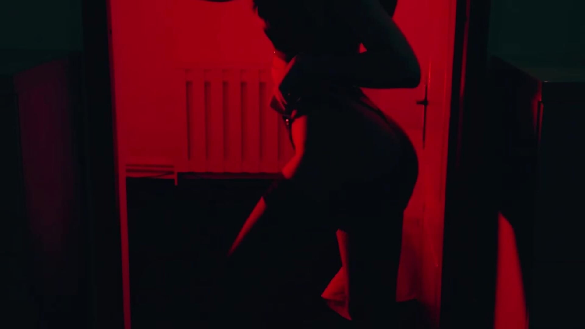 Watch me teasing it untill you break💦 - video od modelky/modela SelenaKys