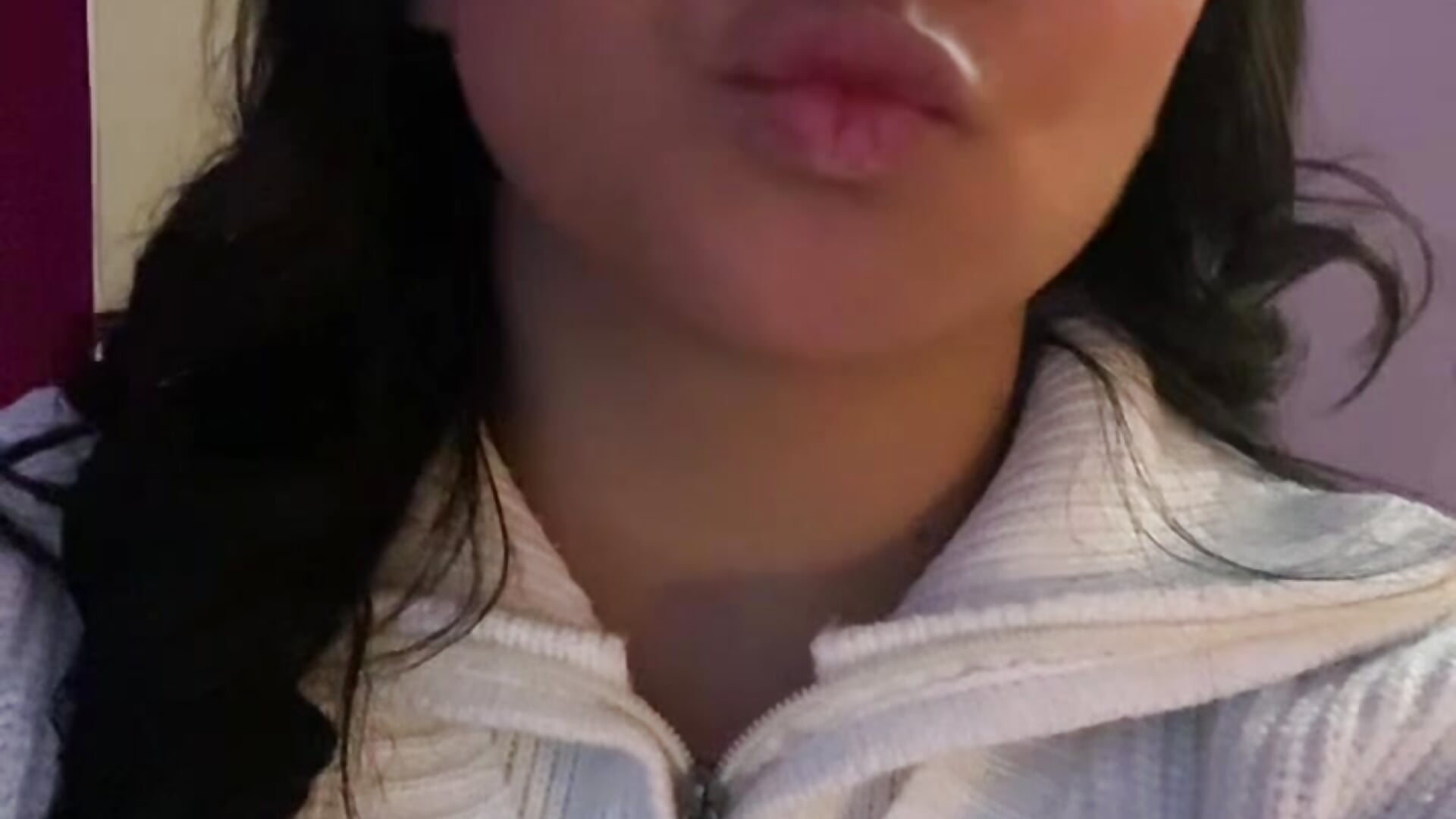 🤭 - video by HANNAHBAKER00 cam model