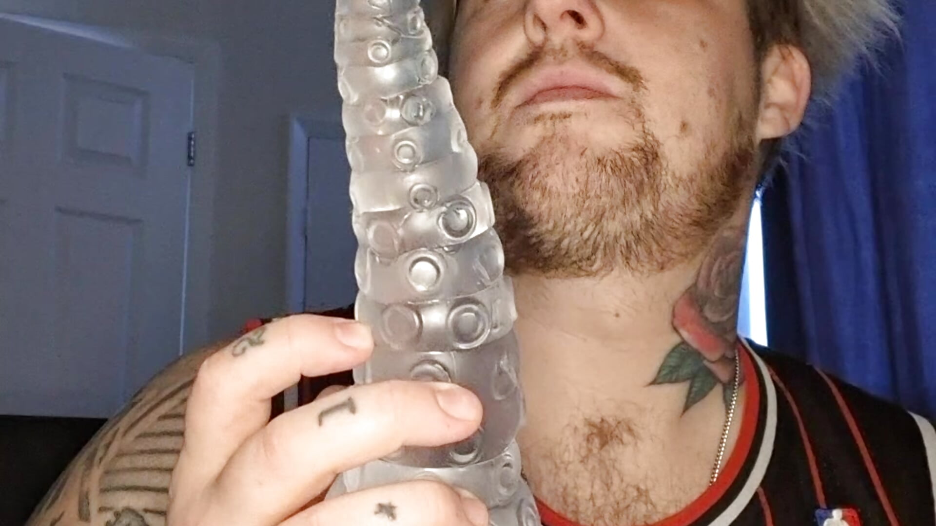 Here, we clean our tyos. So should you.– ThatAltGuy kameramodell videója