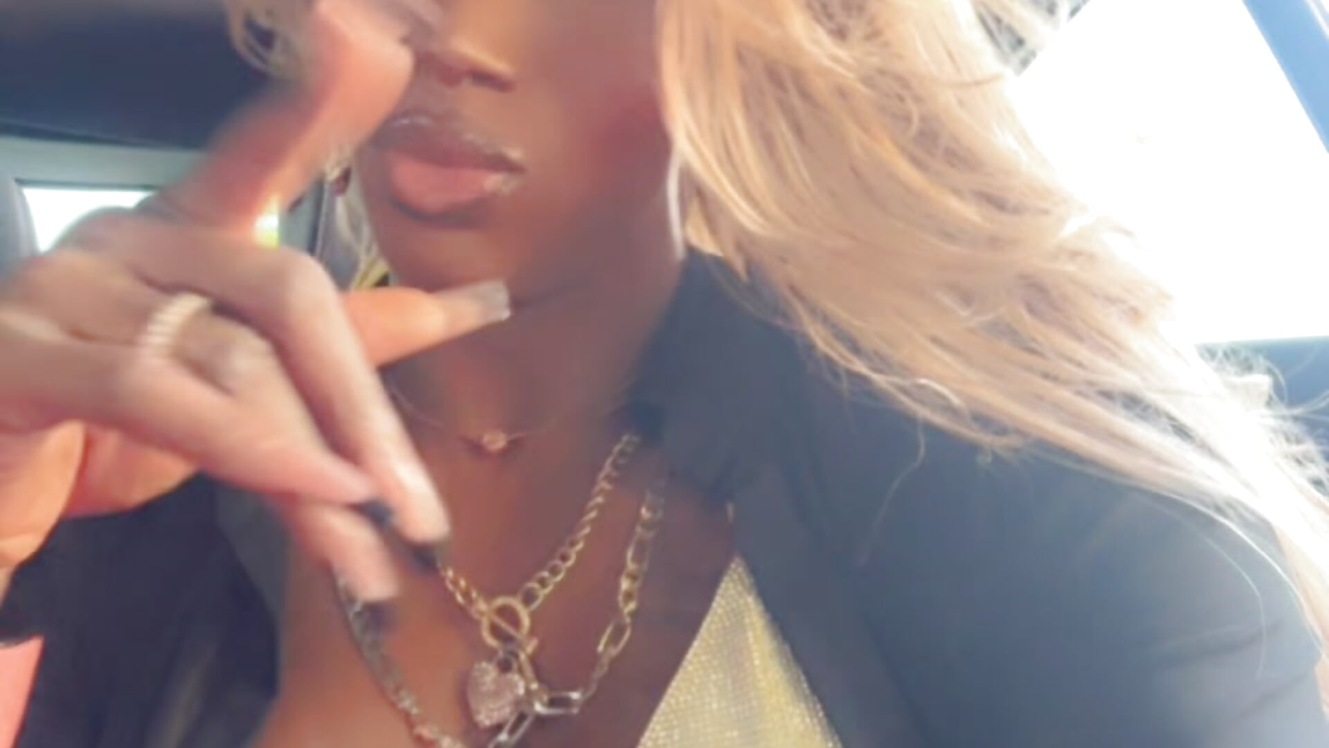 4D7A5CF8-4CF4-4F4C-B9A1-97FABBEE87A7 - βίντεο μοντέλου Motherbigbus