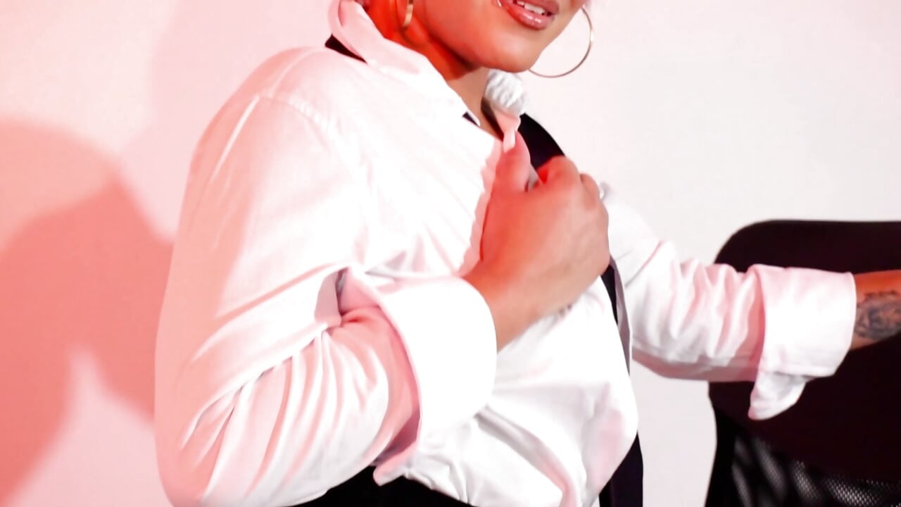 I'm waiting for you🥵 - video by MiaWelkin_ cam model