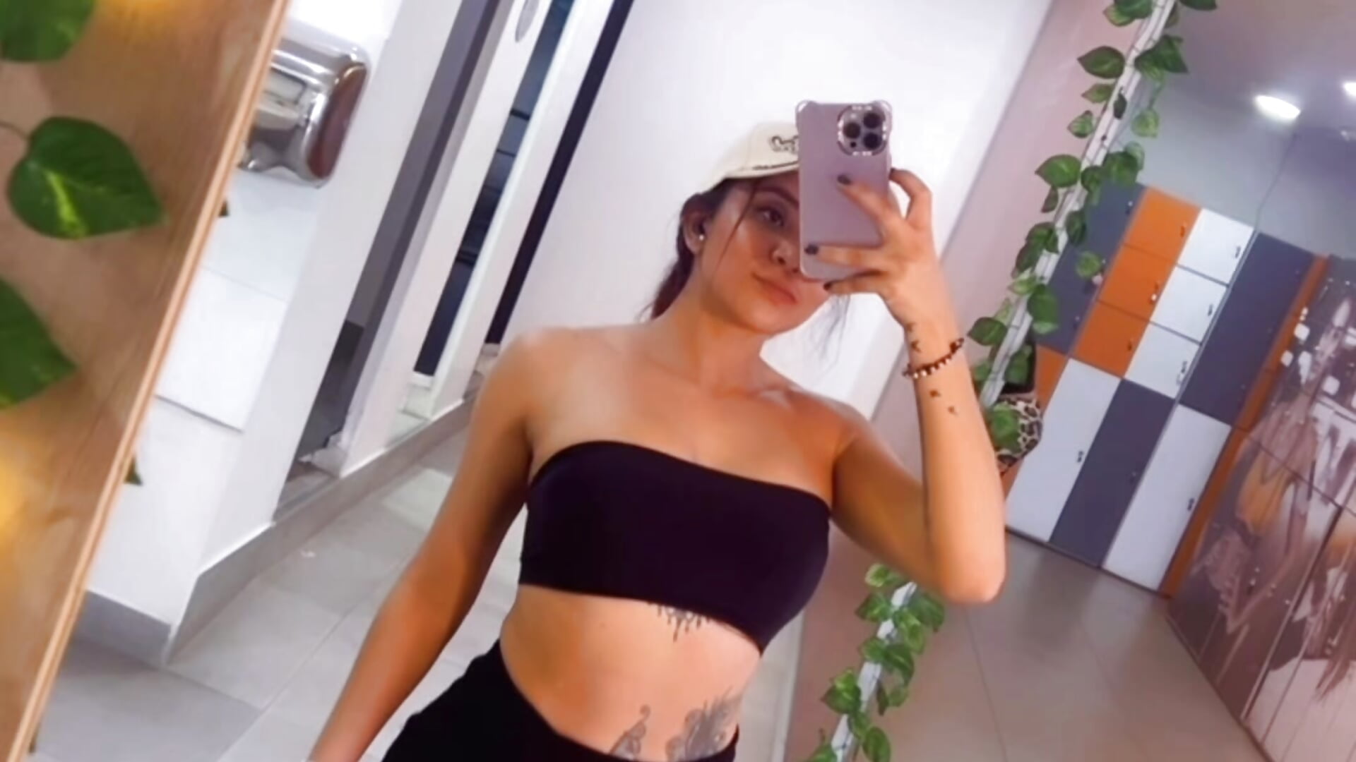 video_0_16b5907f3a614a6c82f9e9744ab9d423 - video by greeetaa cam model