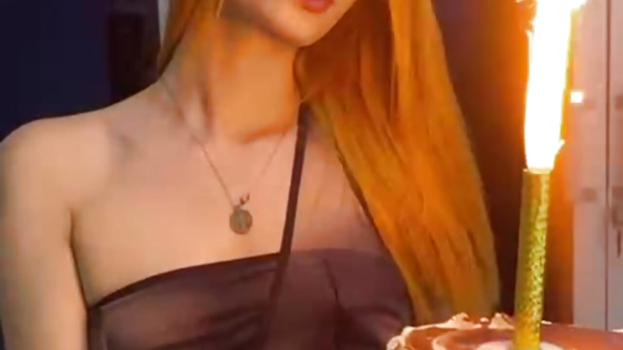 Hey, guys, I'm new here. I'm very happy. Celebrities Together. kisss - video av Lexxyysex cam model