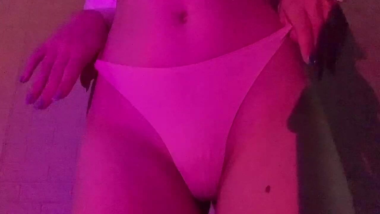 show u something interesting - video by Crista1Castless cam model