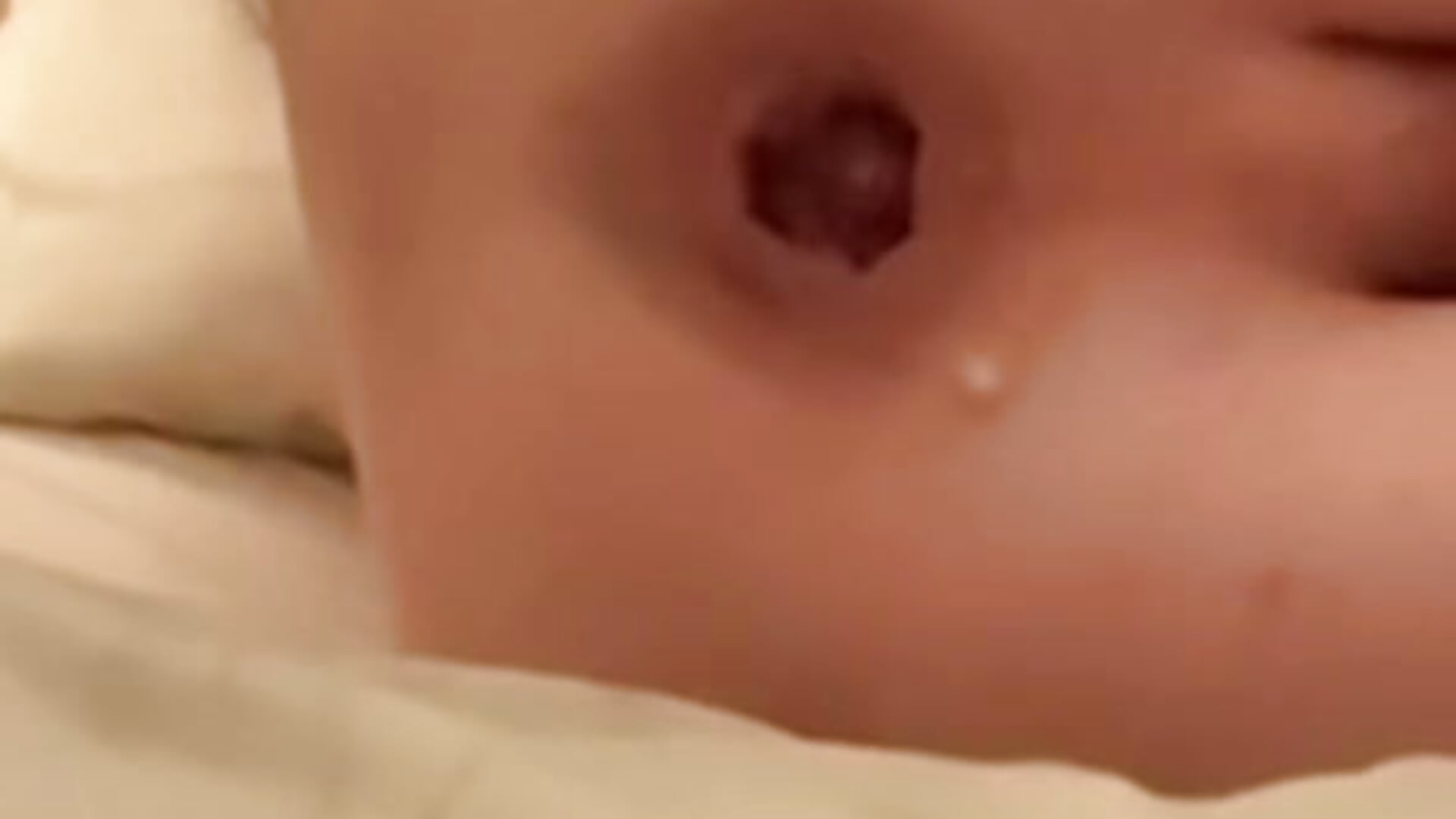 FISTING MY SELF!!! - video by HugeCummerEli cam model