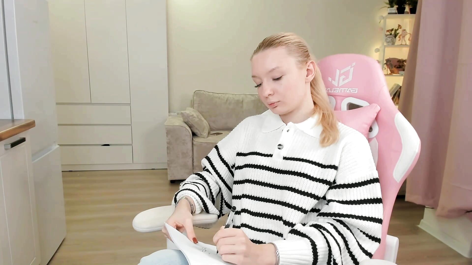 Art session– Tiffany_Paw kameramodell videója