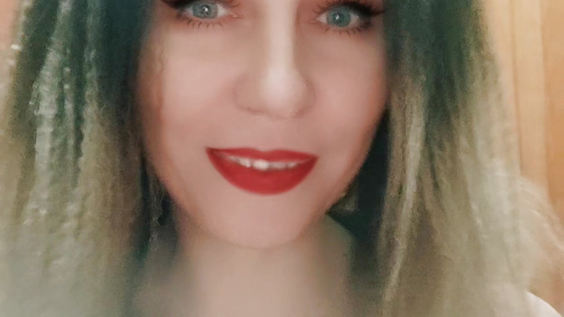 kiss you - video by Sweet_Girlxq cam model