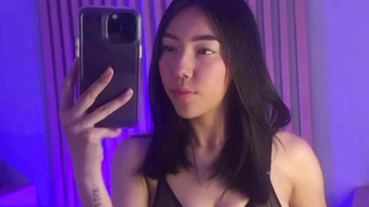 Wanna see more? - vídeo de nicolesteele_ modelo de câmara