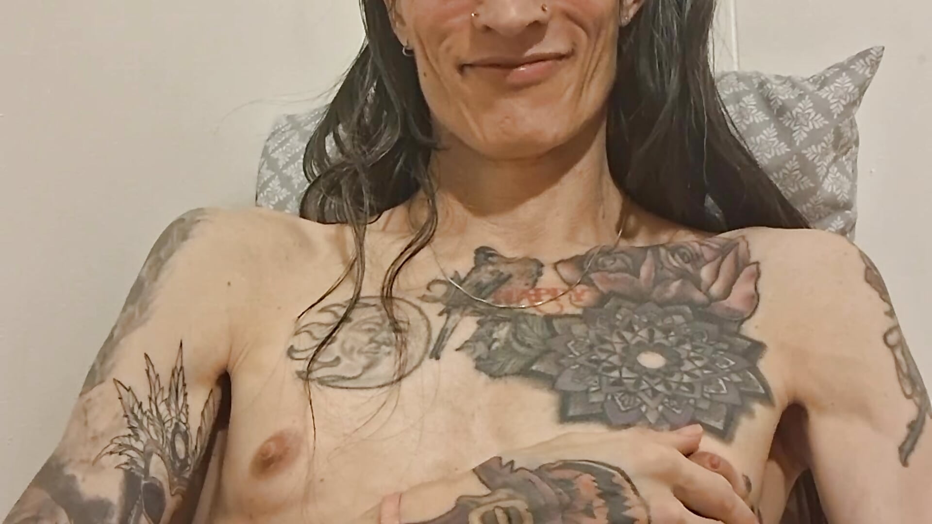 SPIT ON MY BUTTHOLE &  BIG CUM LOAD - video by MaitressePomme3 cam model