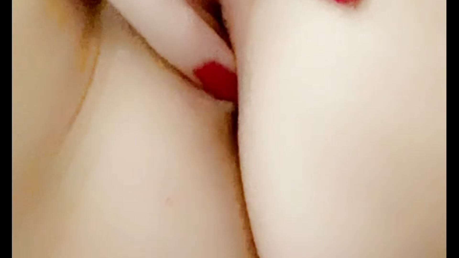 What does your pussy look like? - video by winestaindlips cam model