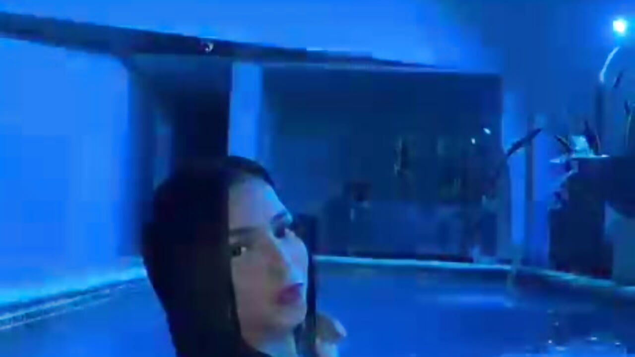 Hi hi 🩷 - MiaJanss adlı kamera modelinin videosu