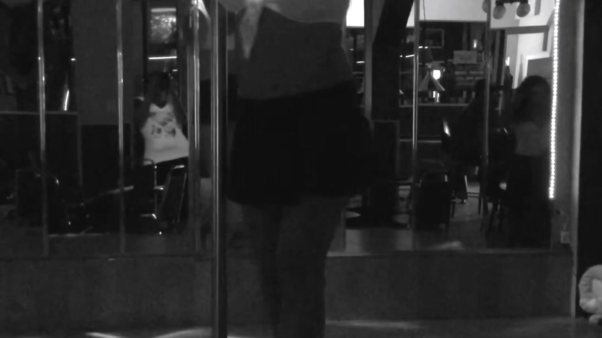 Sexy Pole Dance－カメラキャストのFitCougarの動画