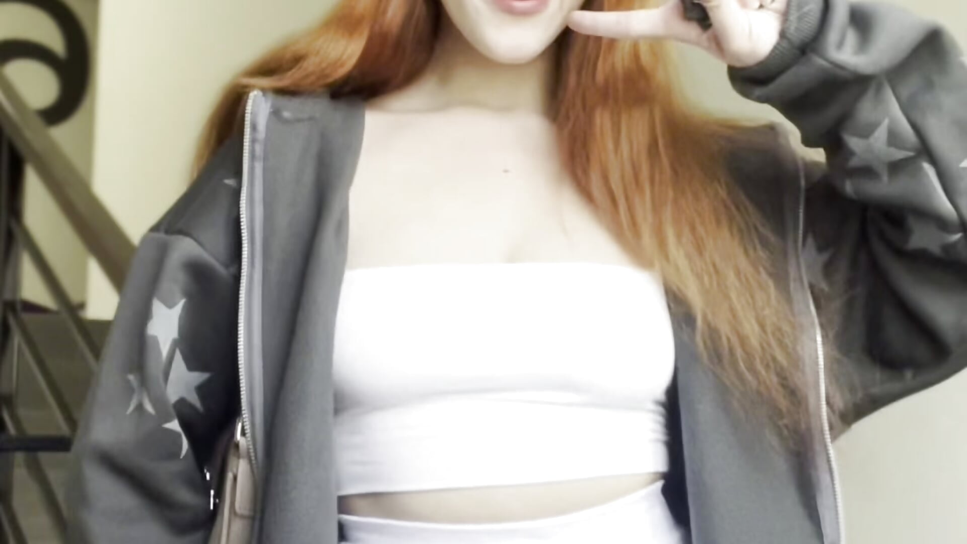 Returning from a walk - video by Eros_vixen cam model