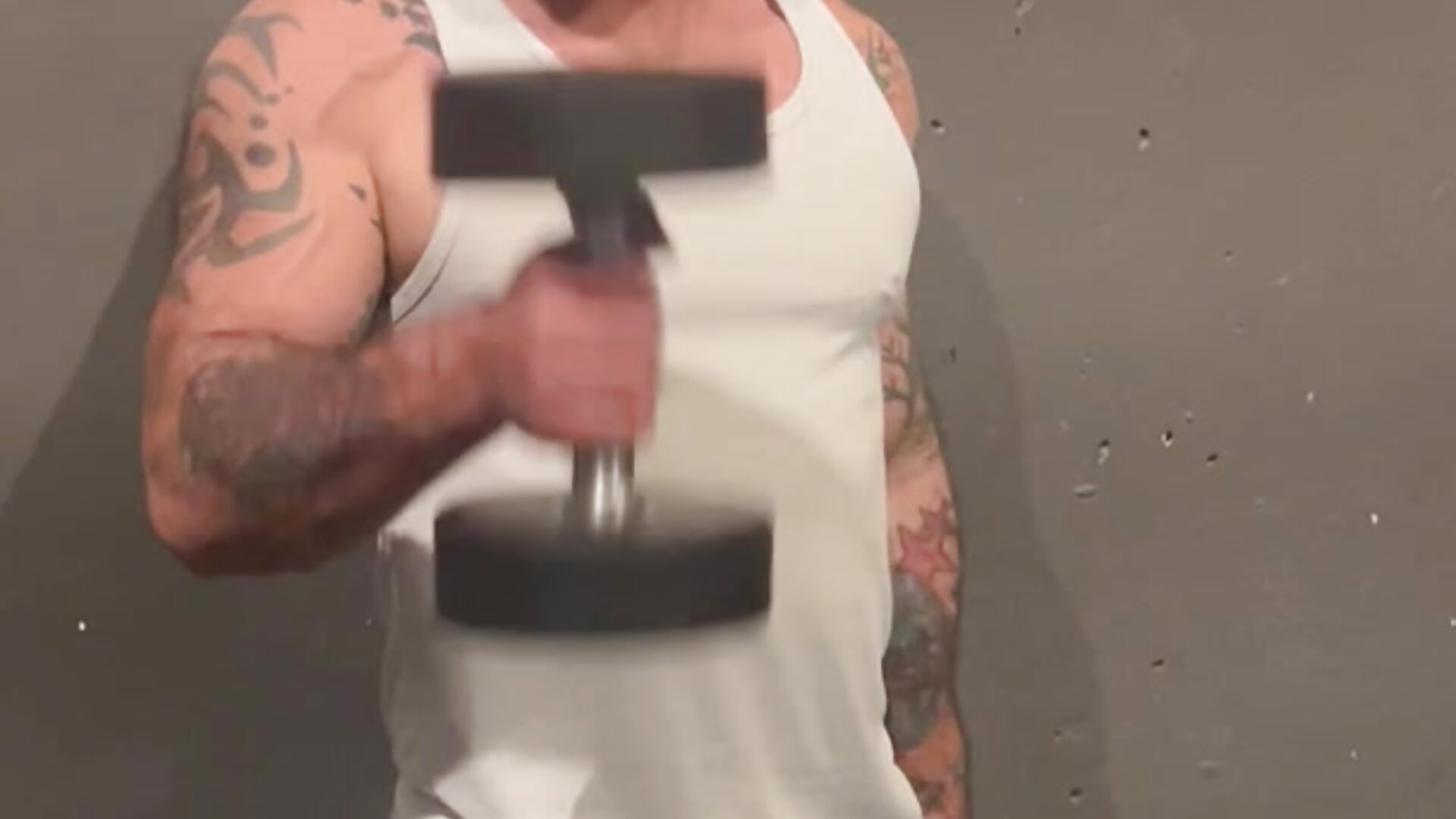 Quick Workout in Budapest - vídeo de la modelo de cam DTX_Kban