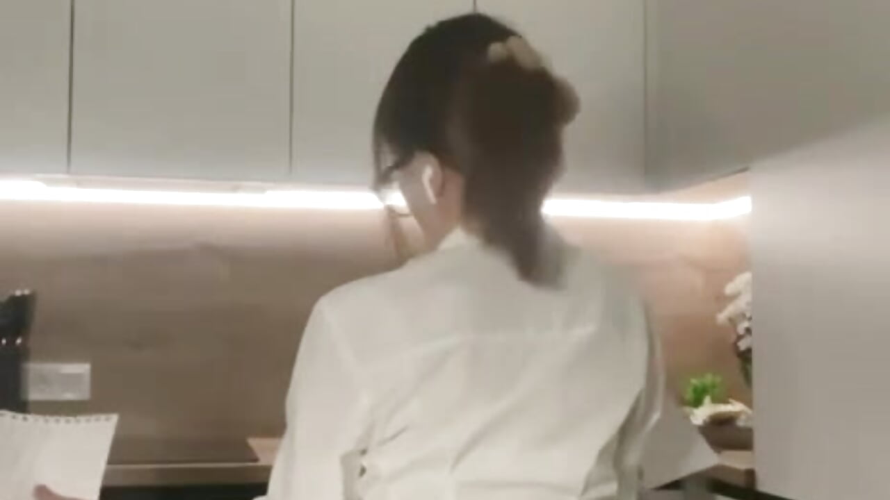 Do you want to be with me? - video của người mẫu cam CindaWinn