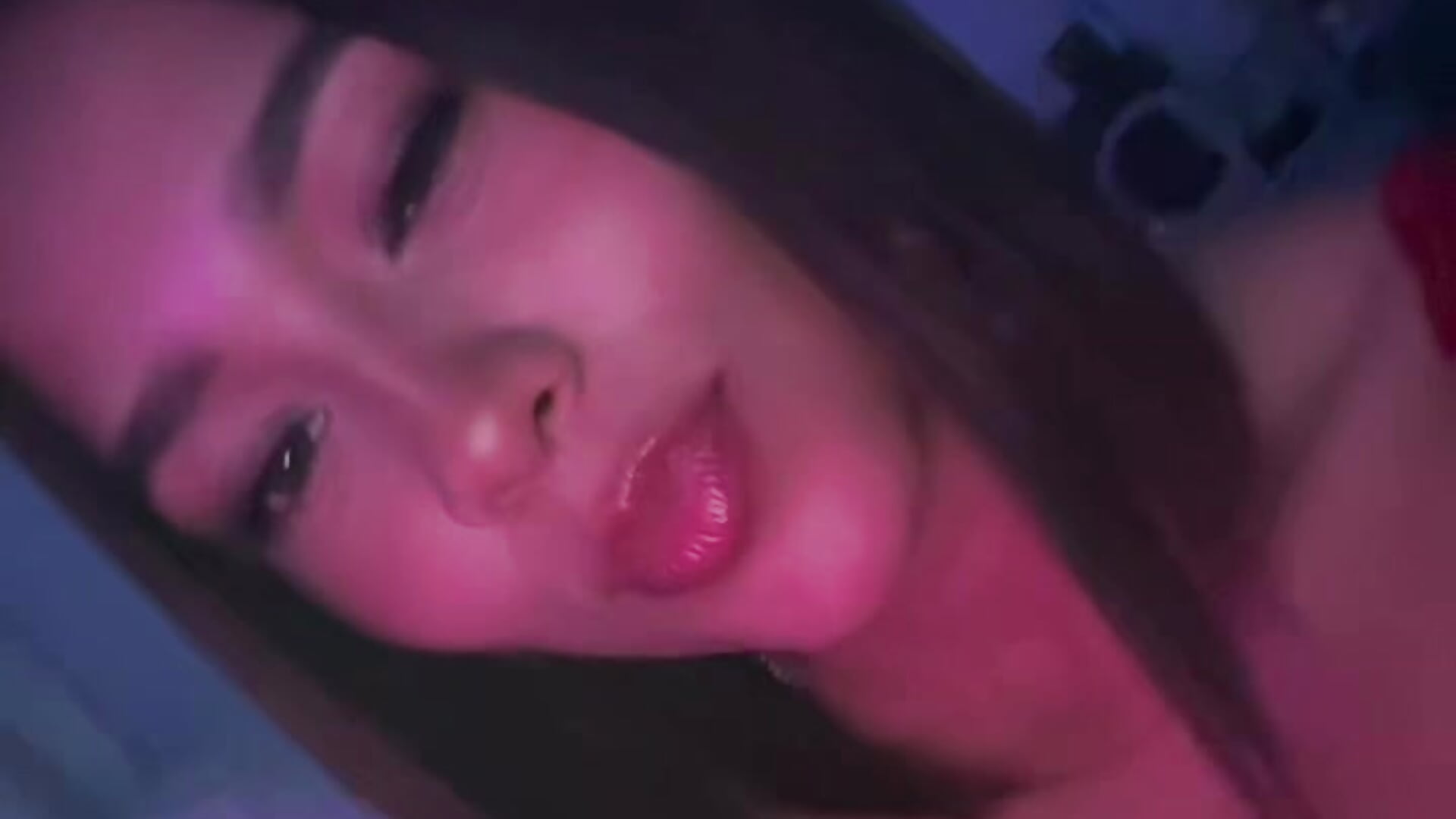 🤗 - vidéo du modèle de showcams MiaHot529