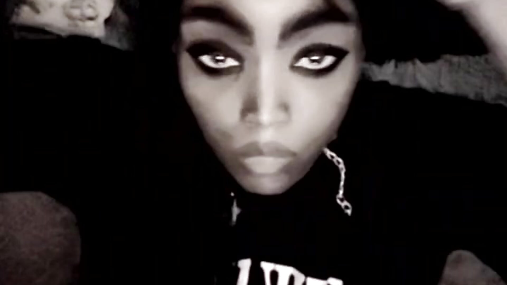 on duty xo - video VenezuelaLuxeNoir kameramallilta