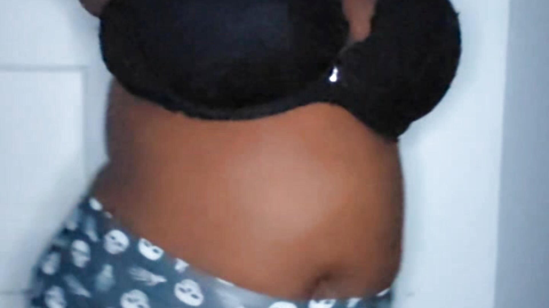 urs — filmik VenezuelaLuxeNoir, modela(-lki) na kamerkach