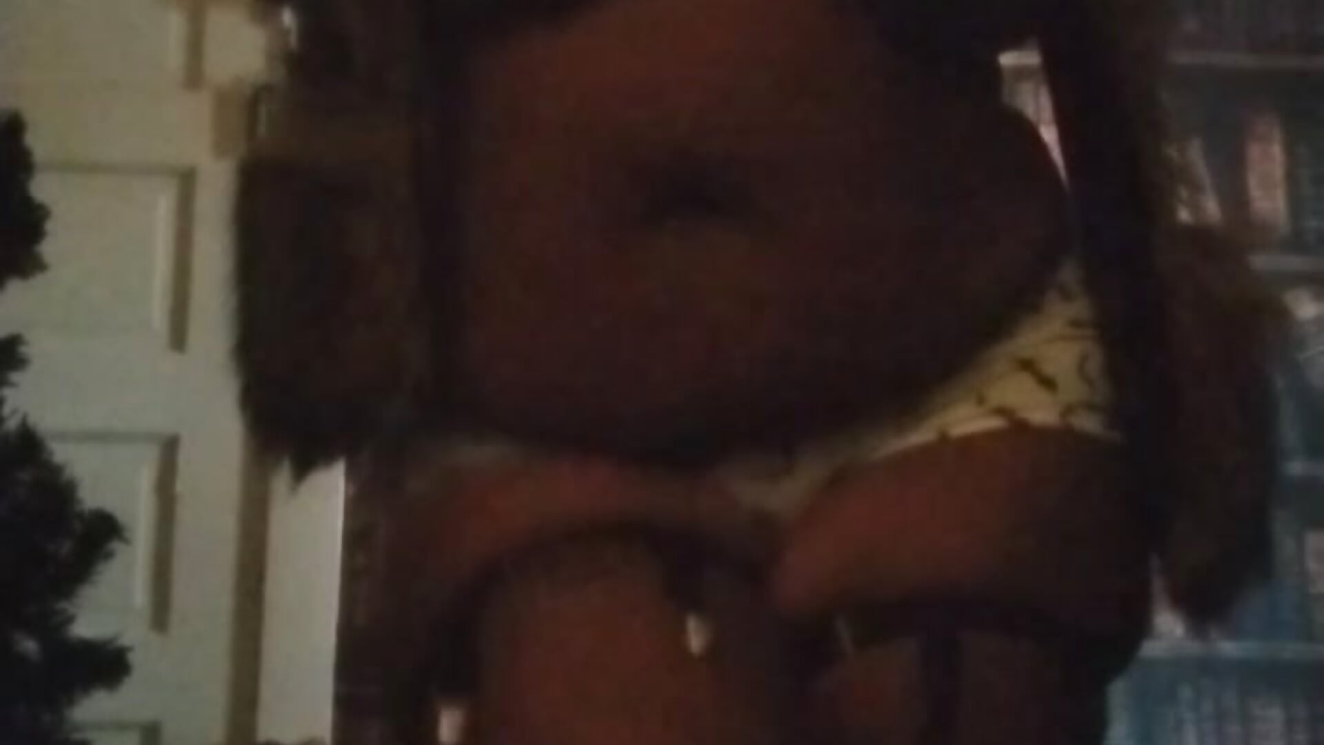 She sits - ক্যাম মডেল VenezuelaLuxeNoir-এর ভিডিও