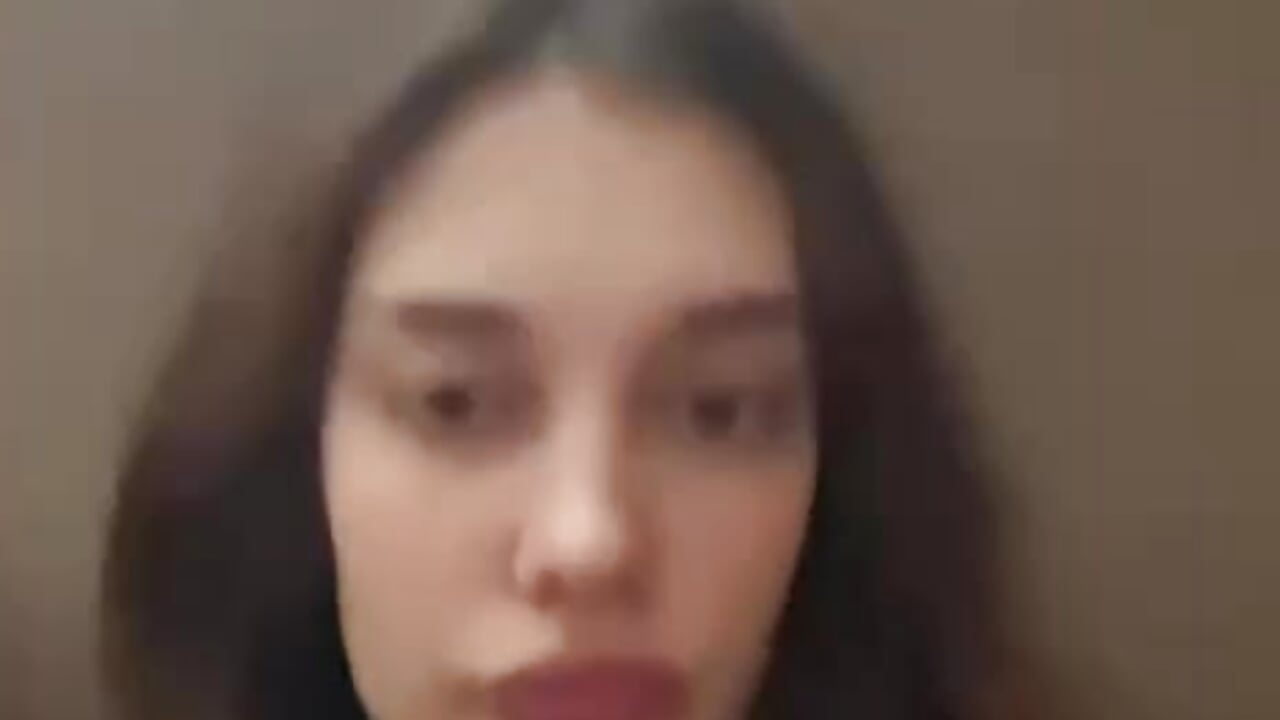 hiii - video oleh GloryWacht kamera model