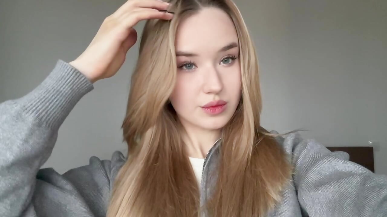 The bitch is a cutie beauty - video của người mẫu cam KristleKirst