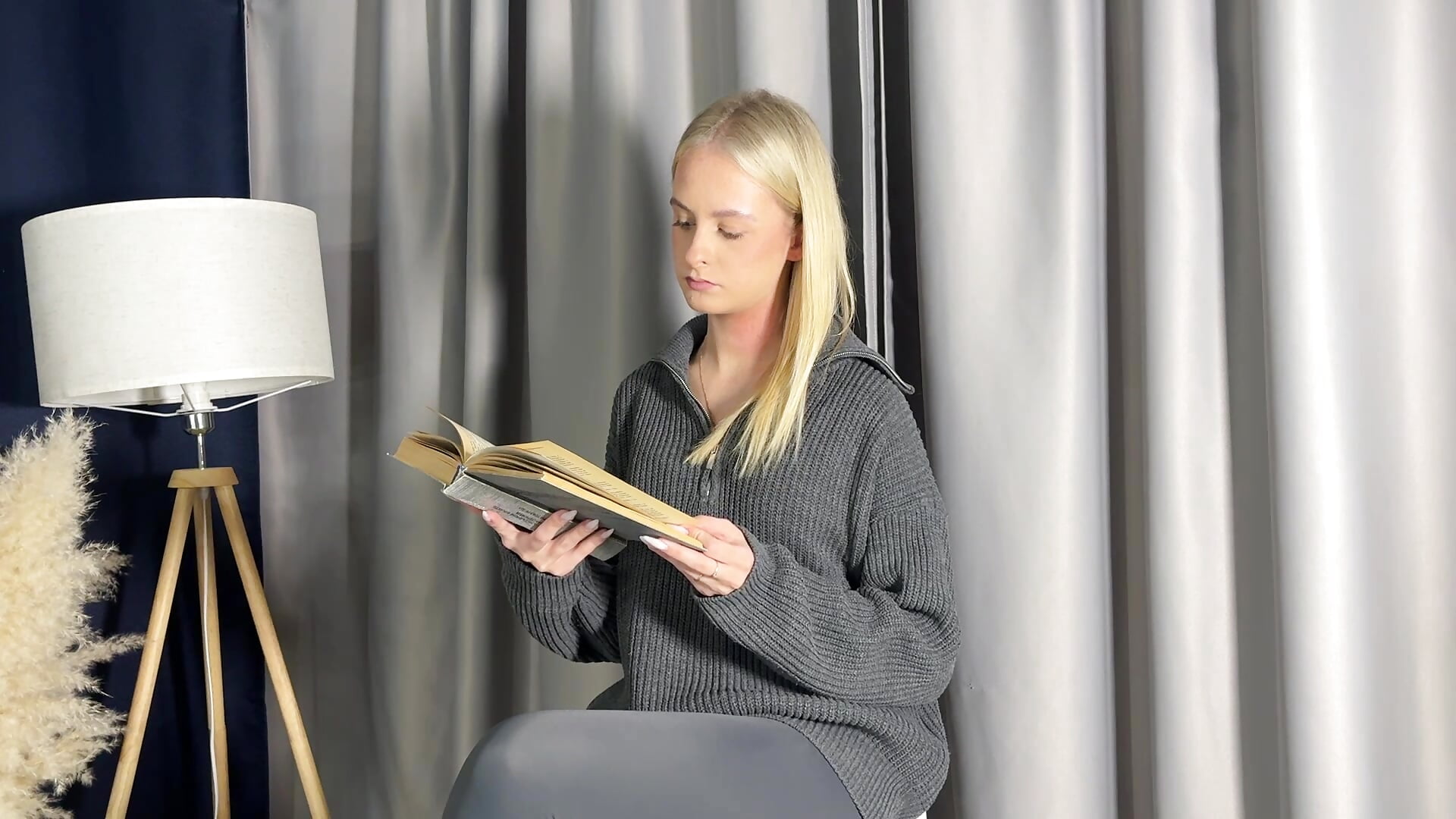 4 - video by TheresaBreth cam model