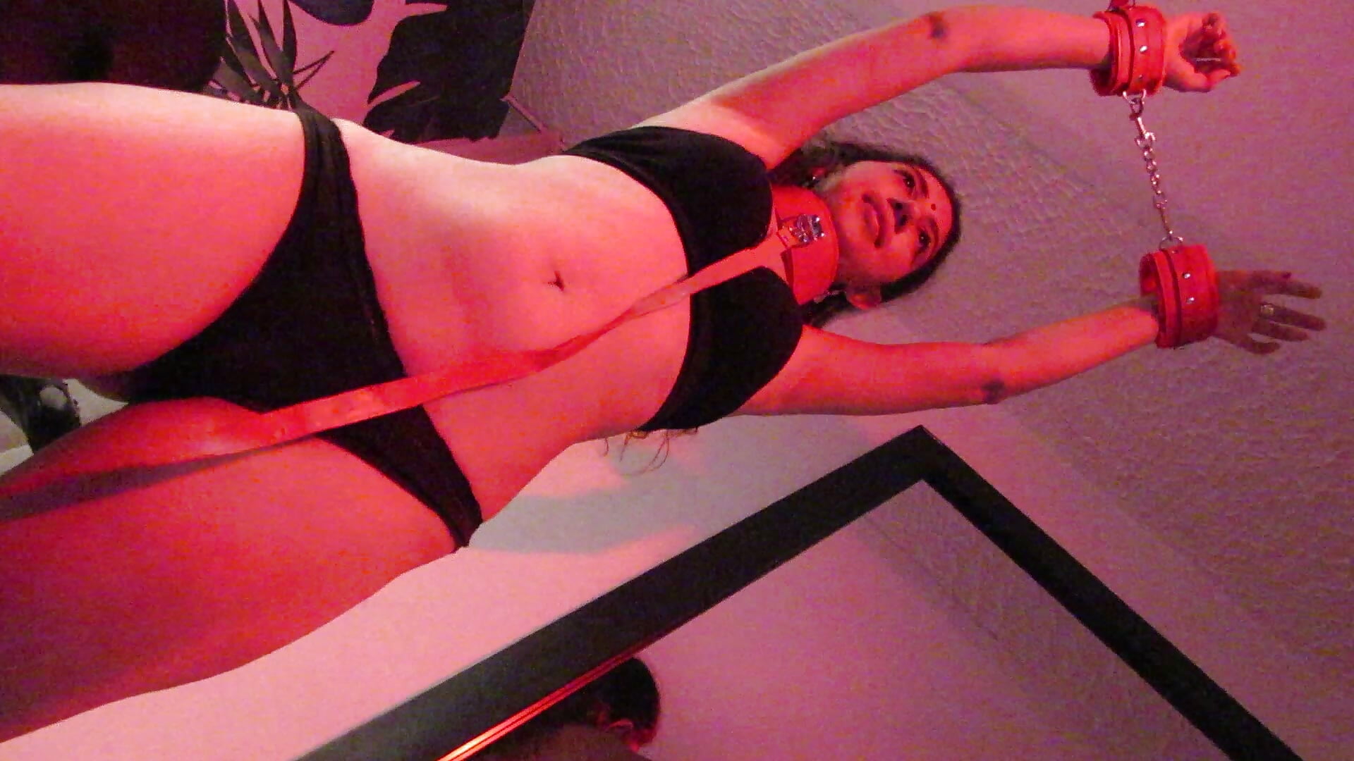 Paint it red - video by danna_thiago1 cam model