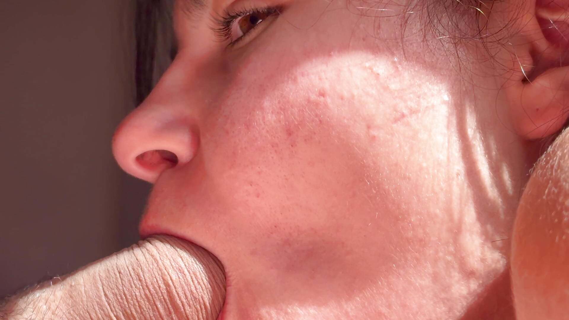 Je me réveil en suçant - วิดีโอโดย missseduction24 โมเดลแคม