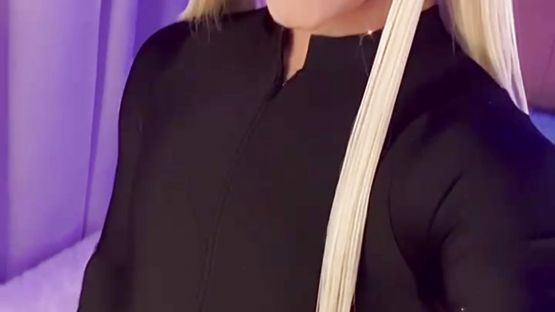 WhatsApp Video 2025-09-22 at 8,31,21 PM — filmik Shiaki_04, modela(-lki) na kamerkach