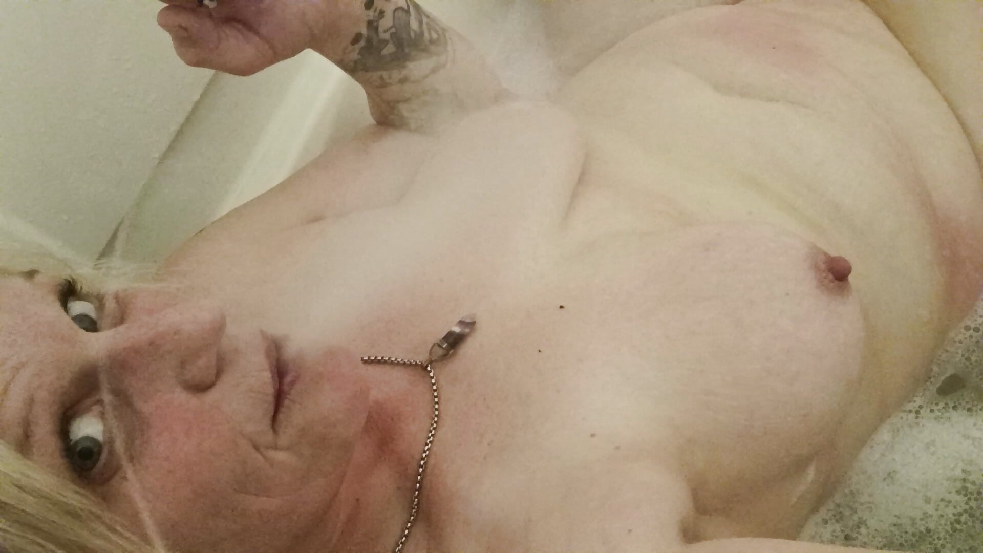 BathtubGeek - vídeo de la modelo de cam BedGeek