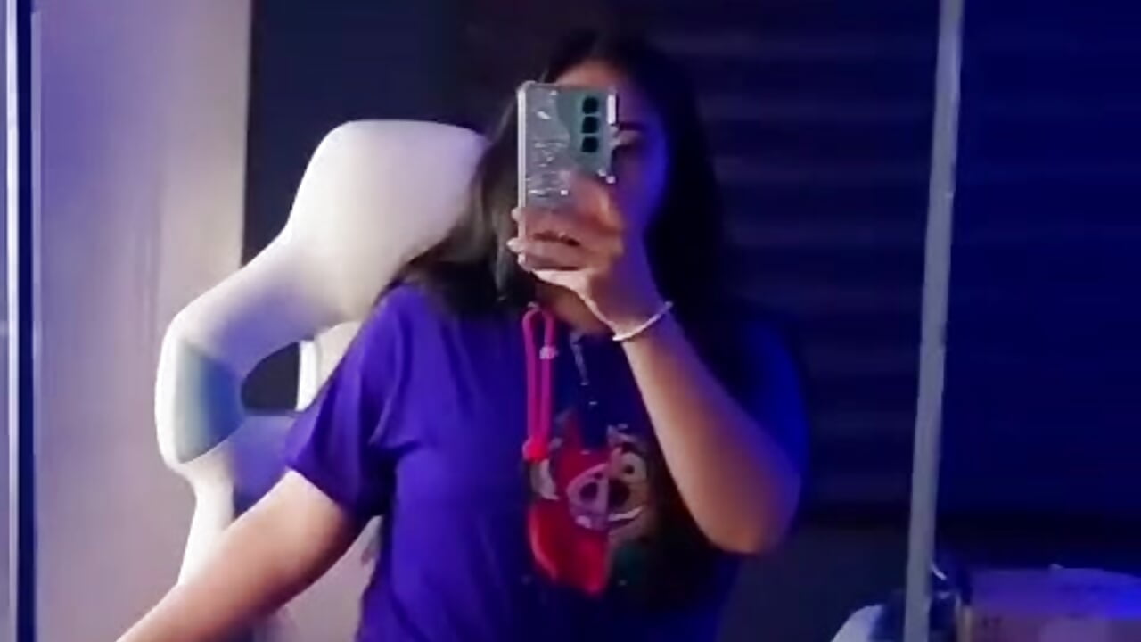 Do you want to rest on my big legs? 🙂‍↔️🌙 - 視頻由 Lauroberts7 主播提供