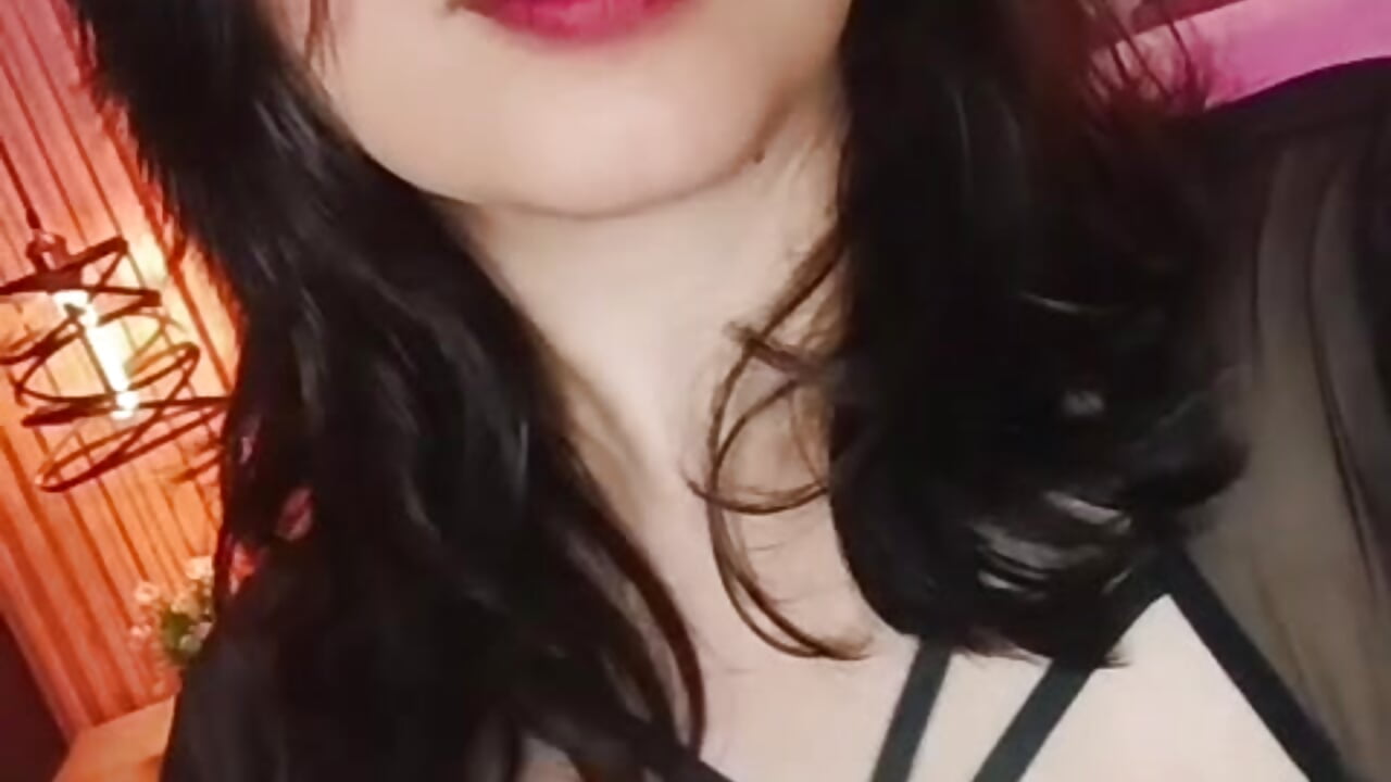 Please kiss me and play with me love - Lauroberts7 adlı kamera modelinin videosu