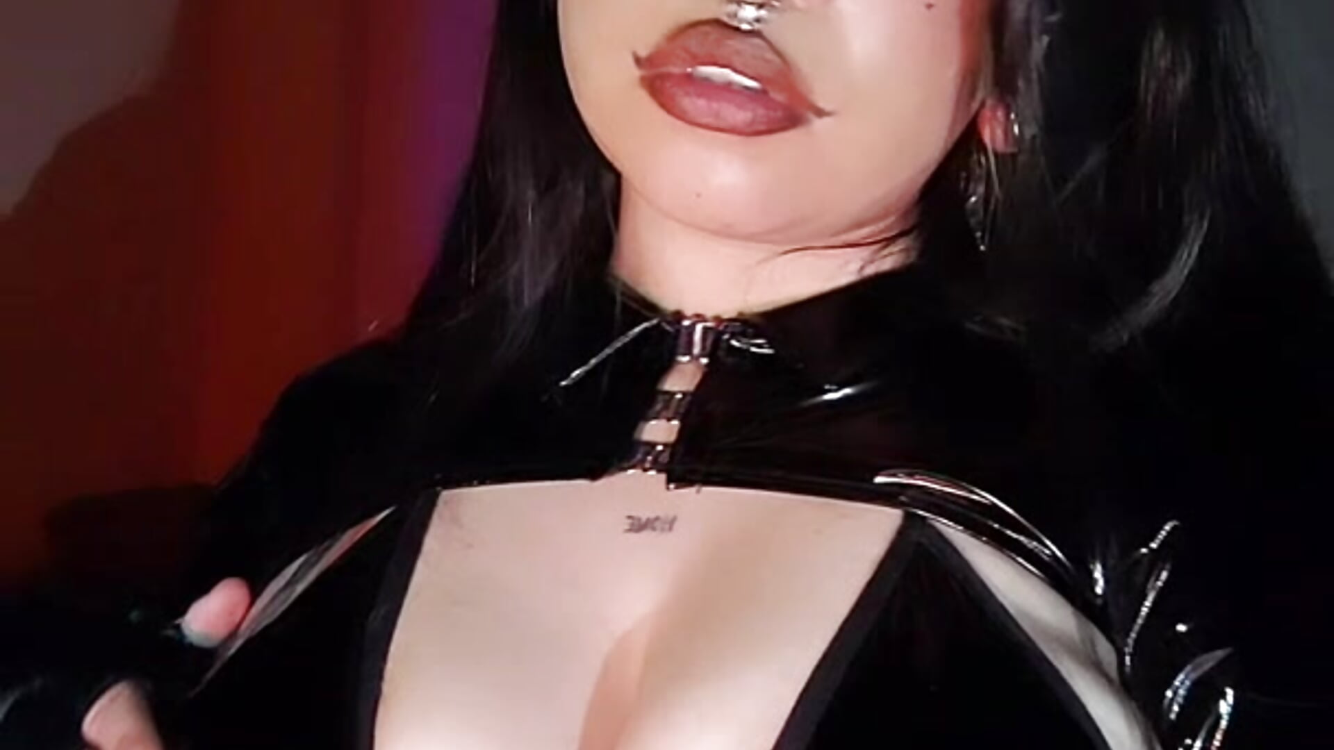 I Love How My Fingers Slide Over My Chest… - video by VexieDemon666 cam model