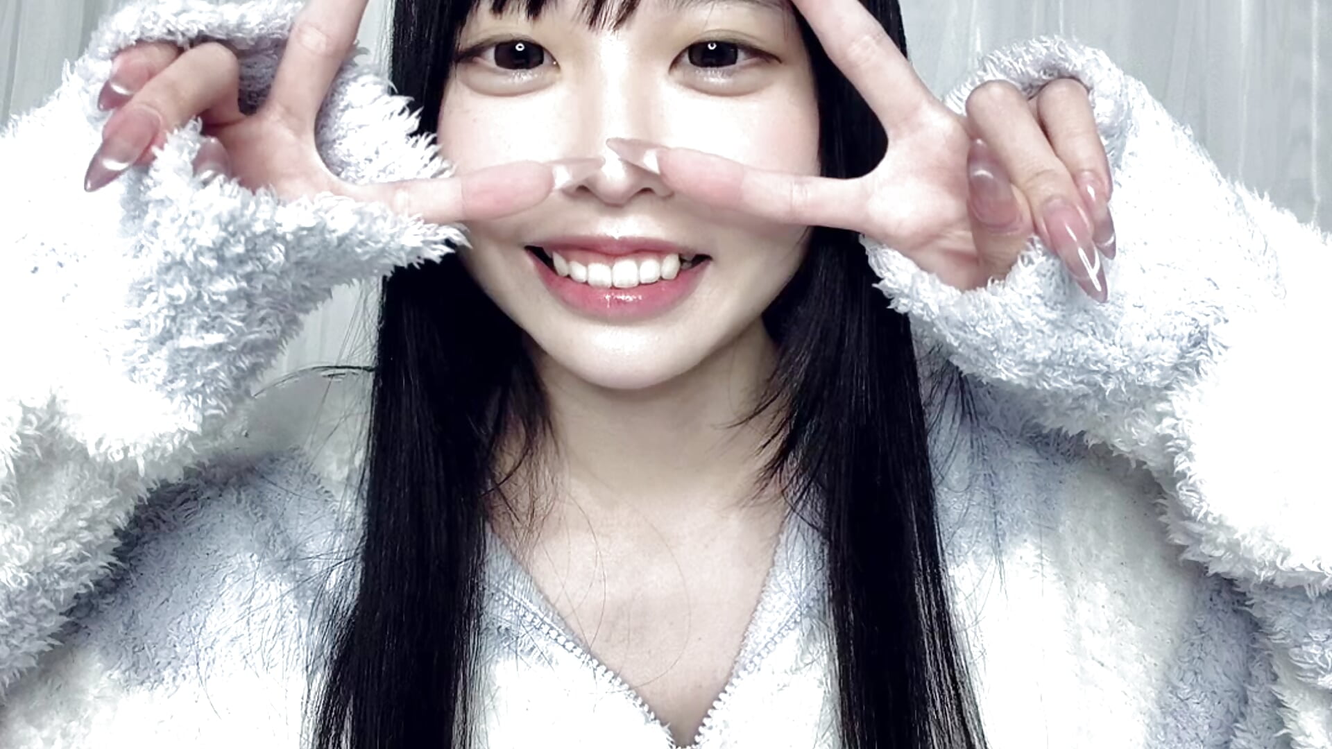 サービスショット🥰 - video by PinhuPeace cam model