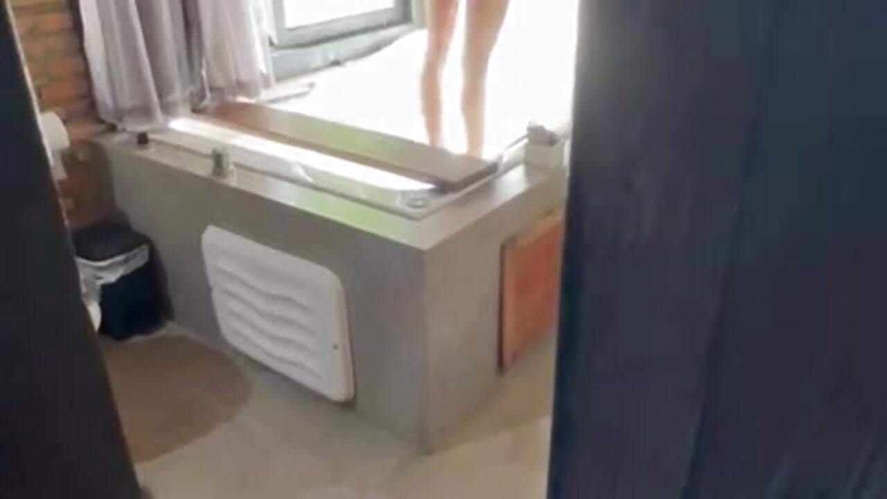 Aquela espiadinha - video av LariBodyMagic cam model