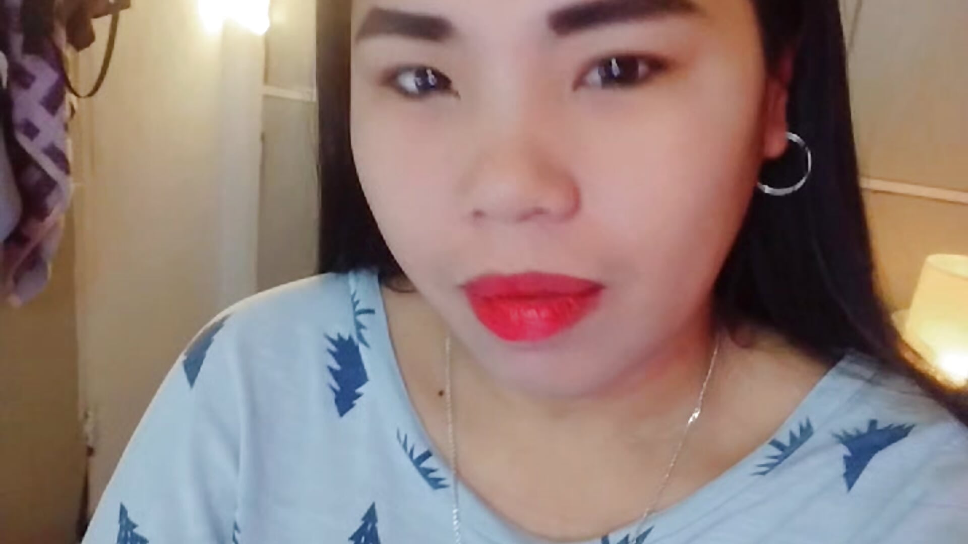 Teasing - video by SquirtyLillyx cam model