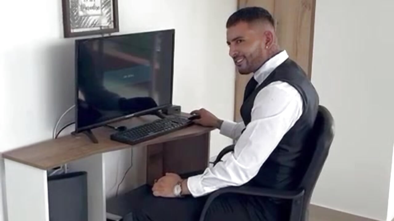 profile-intro-video-1763477978 - video di david10kc modella di cam