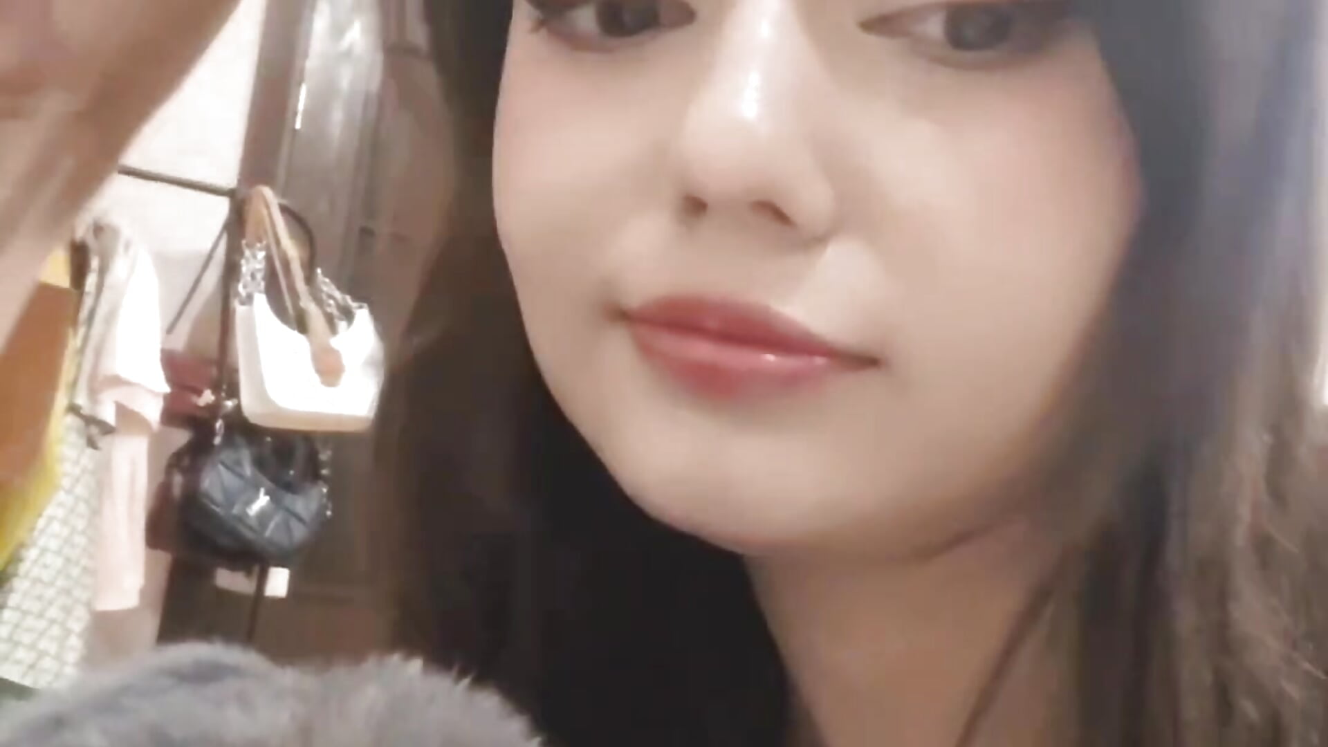 It's me Lida) and my cat > < - video by CorinneKindregans cam model