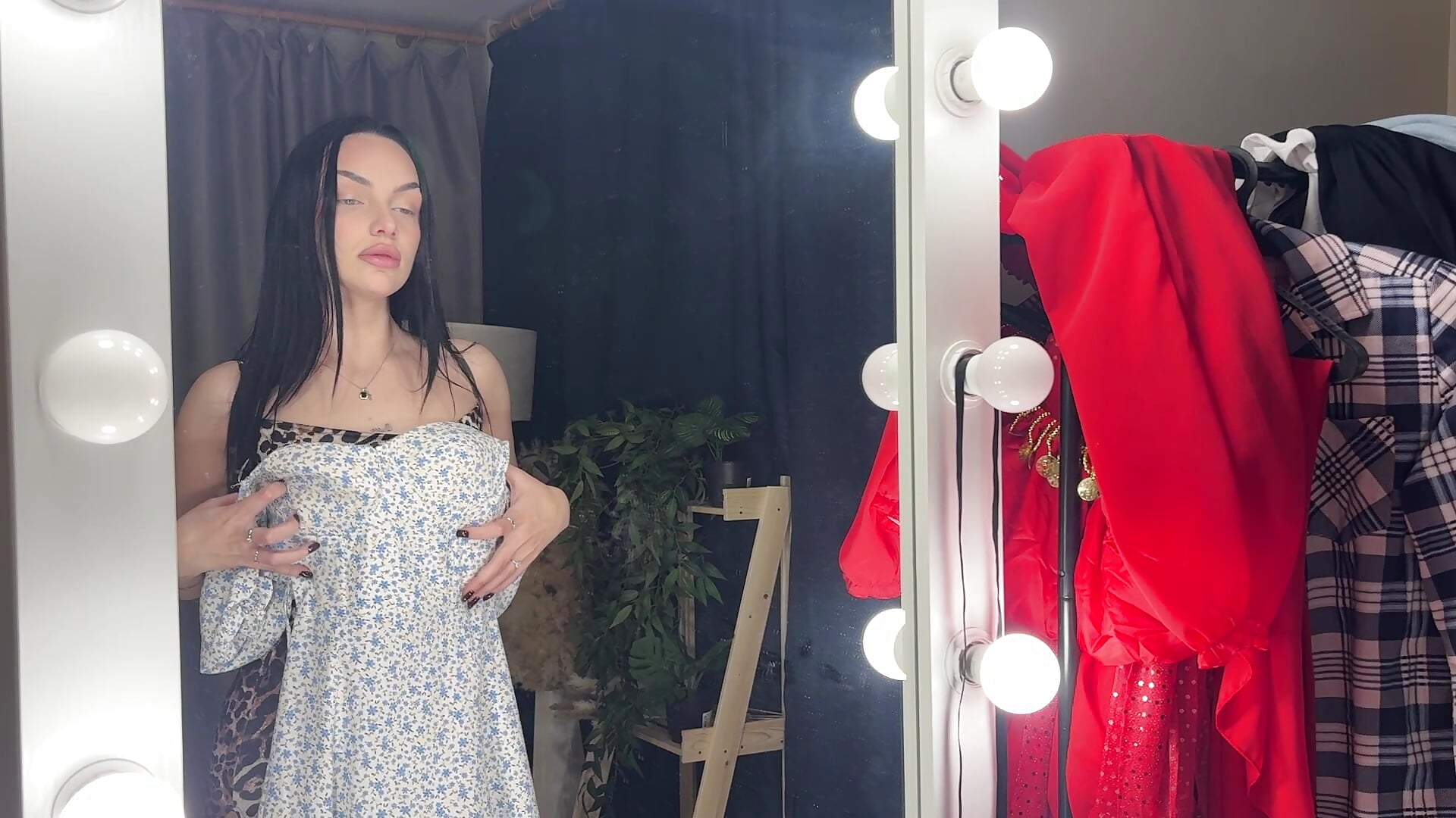 Look in my eye - video by CameronPama cam model