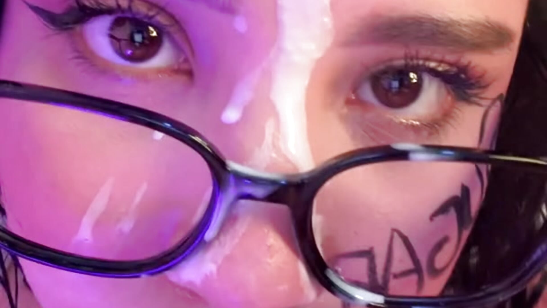 6C61FF77-9814-426F-B1D3-DD9E33B98EC4.mov - video by emy_eviee cam model