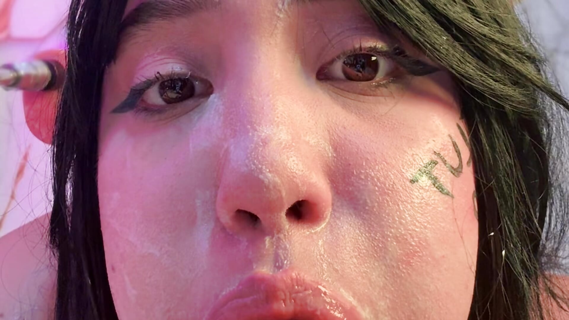 Upss - video by emy_eviee cam model