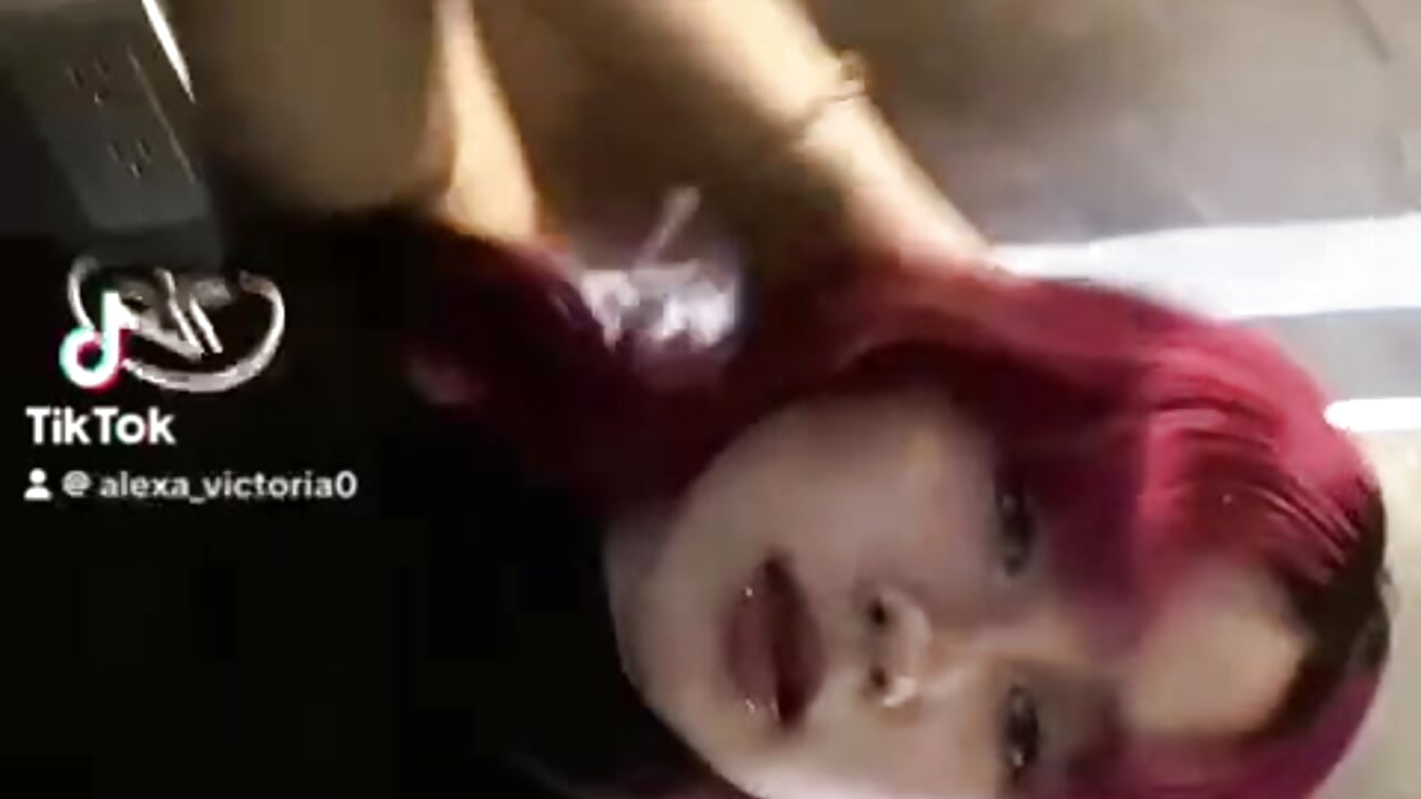 Pinkie pai - video by MeloddySweet cam model