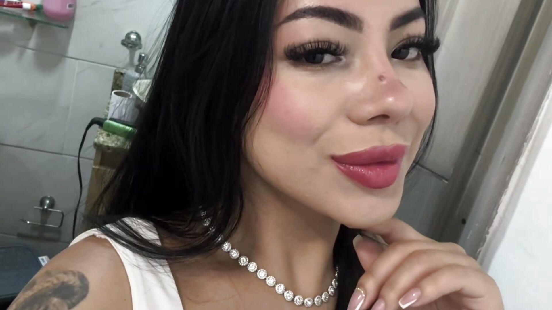 😘 - video by Megan_Ivy cam model