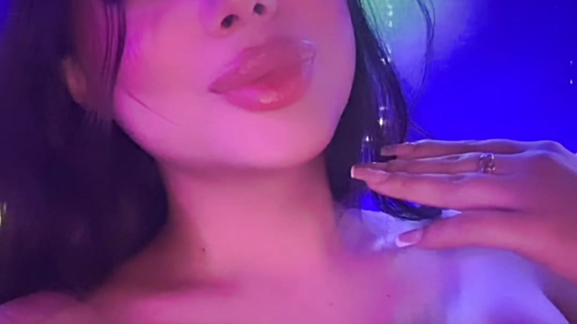 Muchos besitos 💋 - video by Megan_Ivy cam model