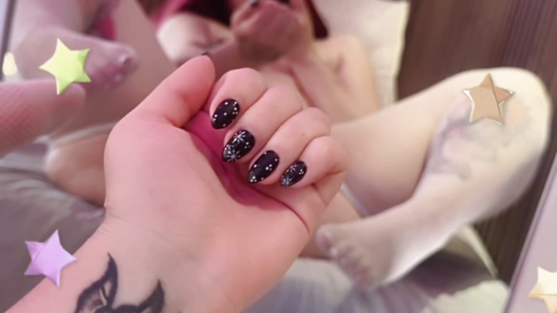 what do you think of my manicure? 🩷🙈 - GabyRose9 캠 모델의 동영상