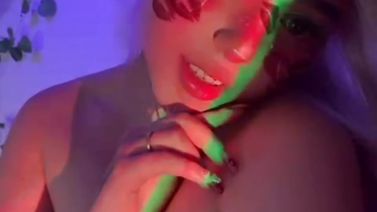 Dreamy Vibes 🩷🌈 - video by GabyRose9